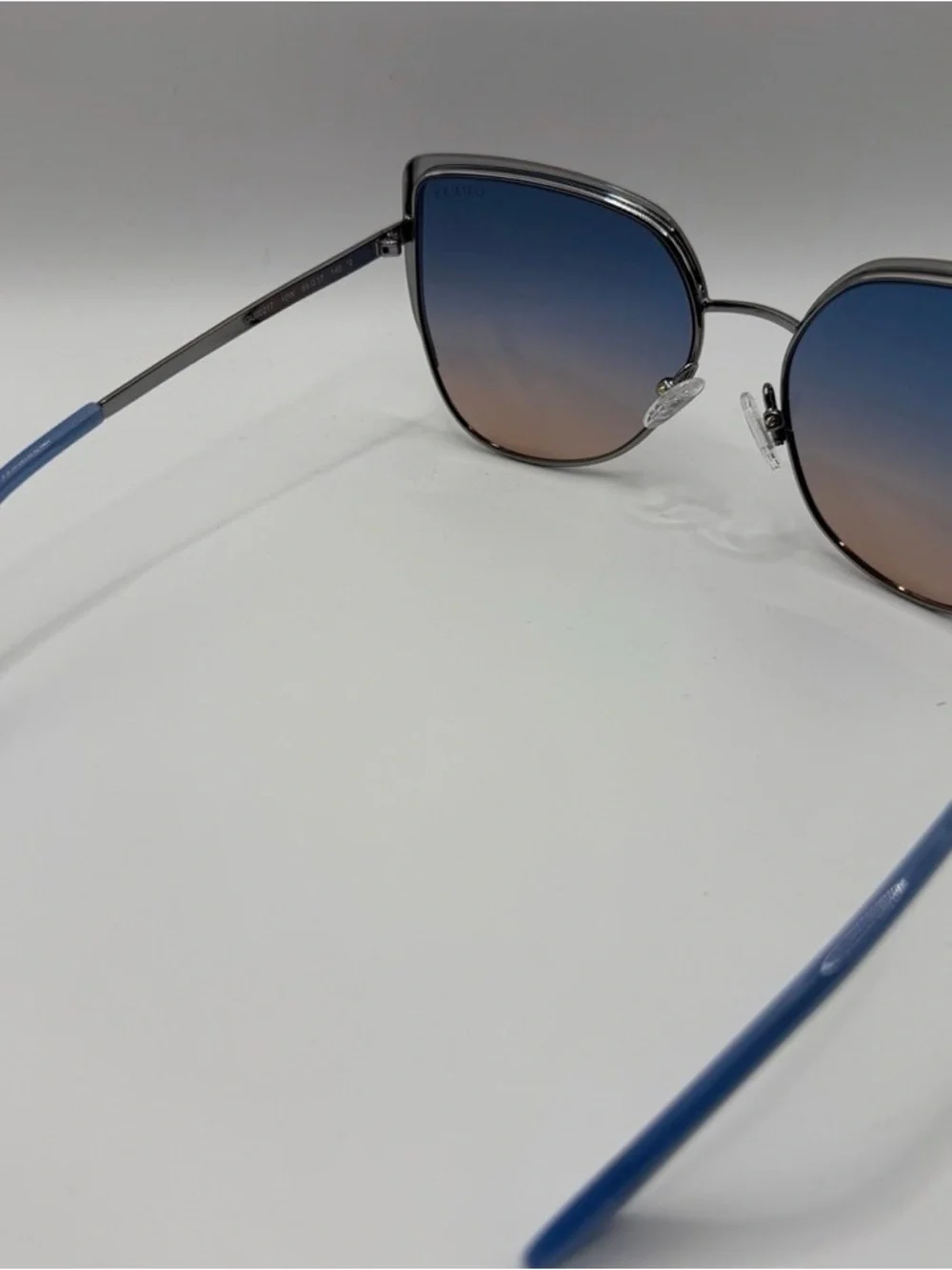 Guess GU00217 10W Cat Eye Sunglasses Blue Gradient Lens Brand New w/ Case &Cloth